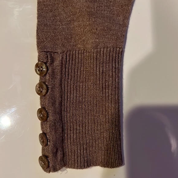 Reitmans Turtleneck sweater Sleeves buttons - Picture 2 of 4